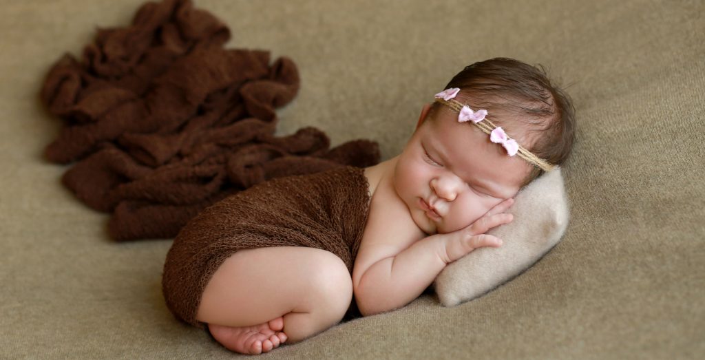 Schlafendes Baby mit Decke